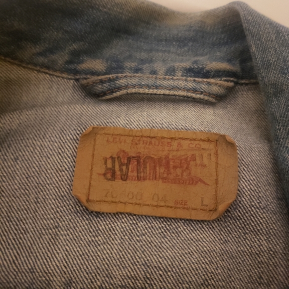 Levi denim jean jacket - Picture 2 of 2